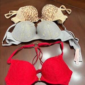 3 Victoria's Secret bras